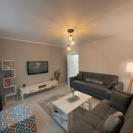 Hotspot Apartments - City Center Pristina Esterno foto