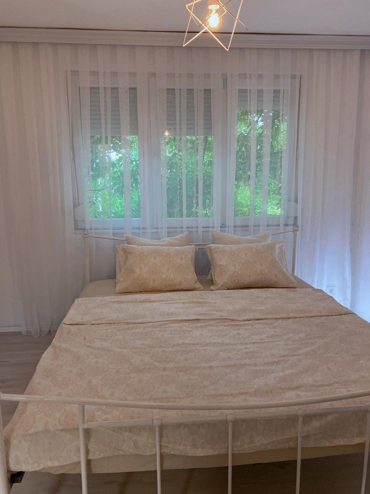 Hotspot Apartments - City Center Pristina Esterno foto