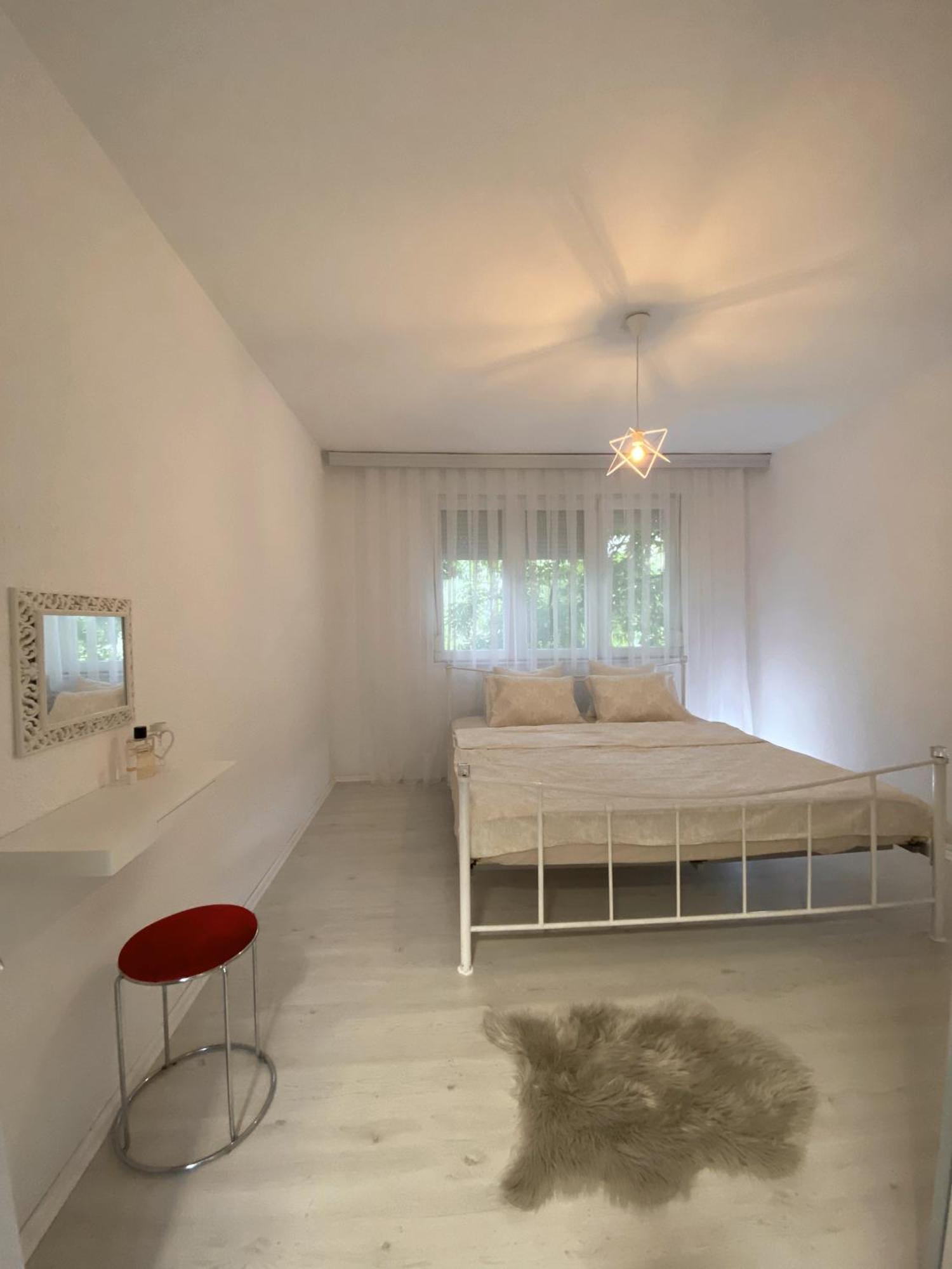 Hotspot Apartments - City Center Pristina Esterno foto