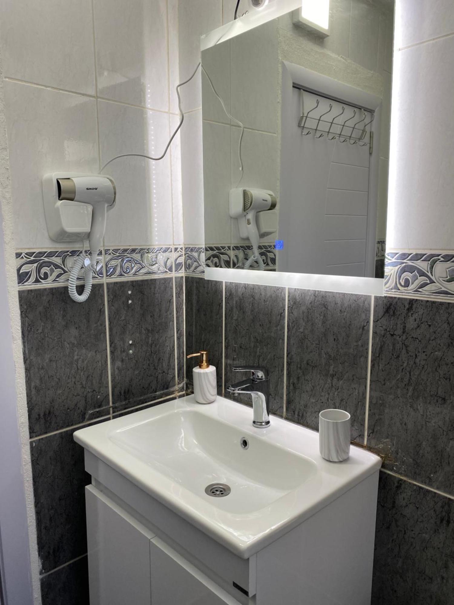 Hotspot Apartments - City Center Pristina Esterno foto