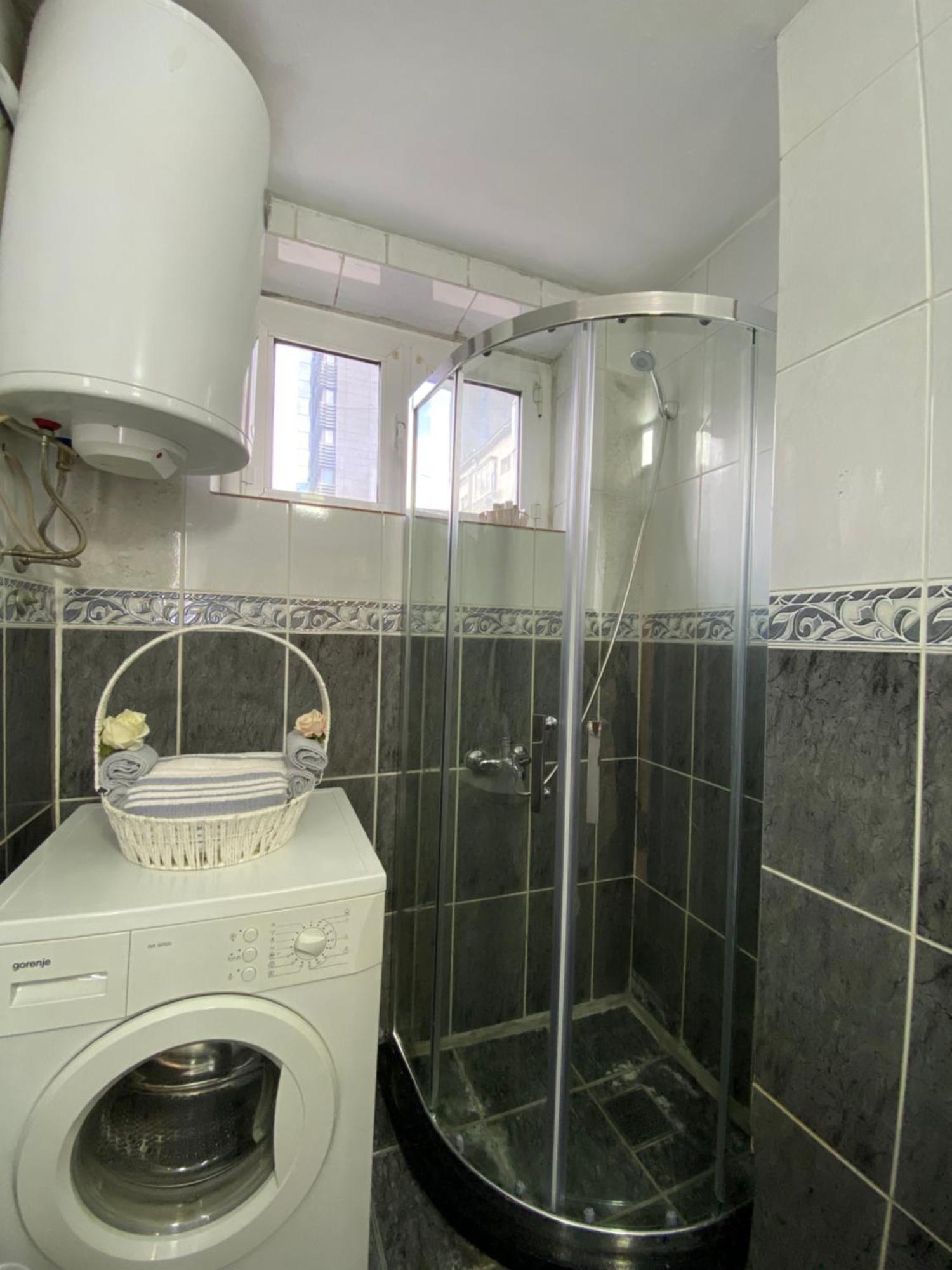 Hotspot Apartments - City Center Pristina Esterno foto