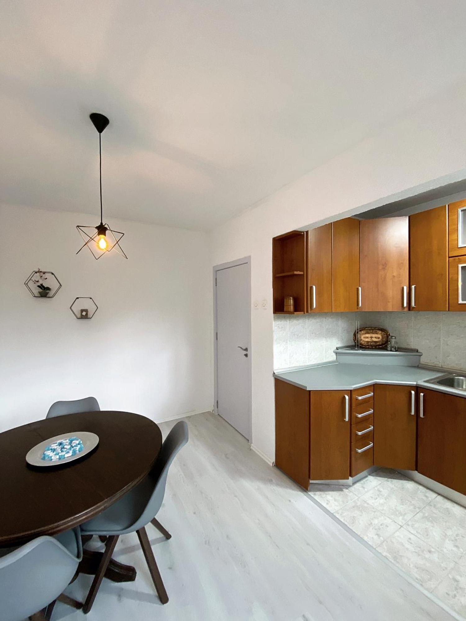 Hotspot Apartments - City Center Pristina Esterno foto