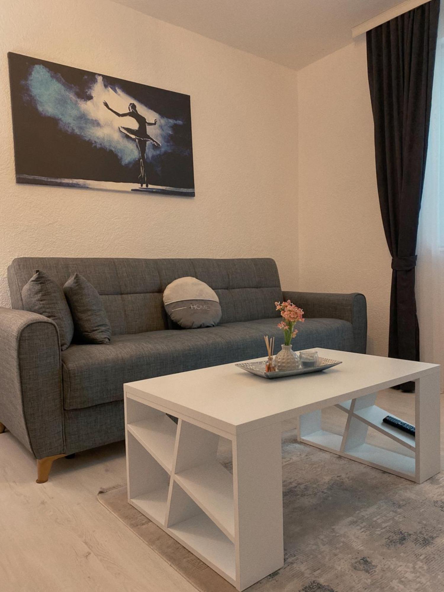 Hotspot Apartments - City Center Pristina Esterno foto